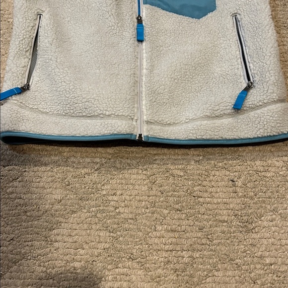 Patagonia Cream and Blue Fleece Vest - Picture 9 of 12
